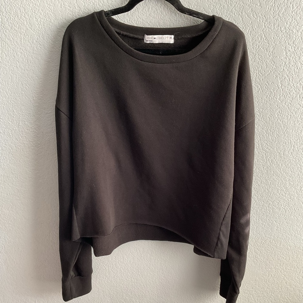 Black Long Sleeve Sweatshirt
